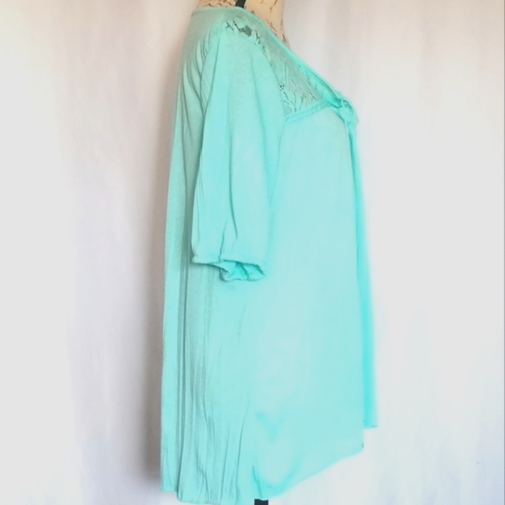 French Laundry Flowy Mint Green Top with lace front, size XL - Picture 3 of 8